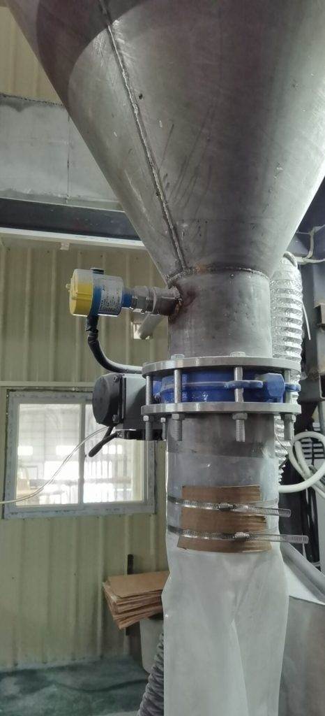 Tuning Fork Level Switch Applied in Pneumatic Conveying System