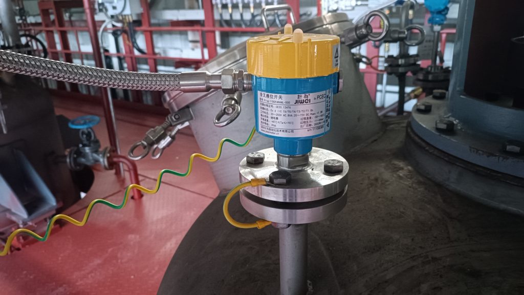 Explosion-proof Version of Ring-11 Liquid Level Switches Used in Tobacco Production Line to Control Water Level System