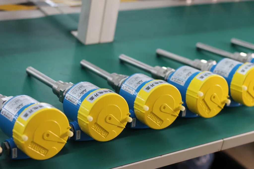 Jiwei Instruments Bulk Export to Ecuador, Supporting Local Industrial Automation Production